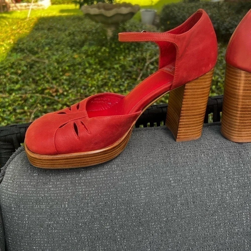 โถ๏ธ Jeffrey Campbellโ๏ธ Star Man Pump Size 10 Red - Picture 4 of 17
